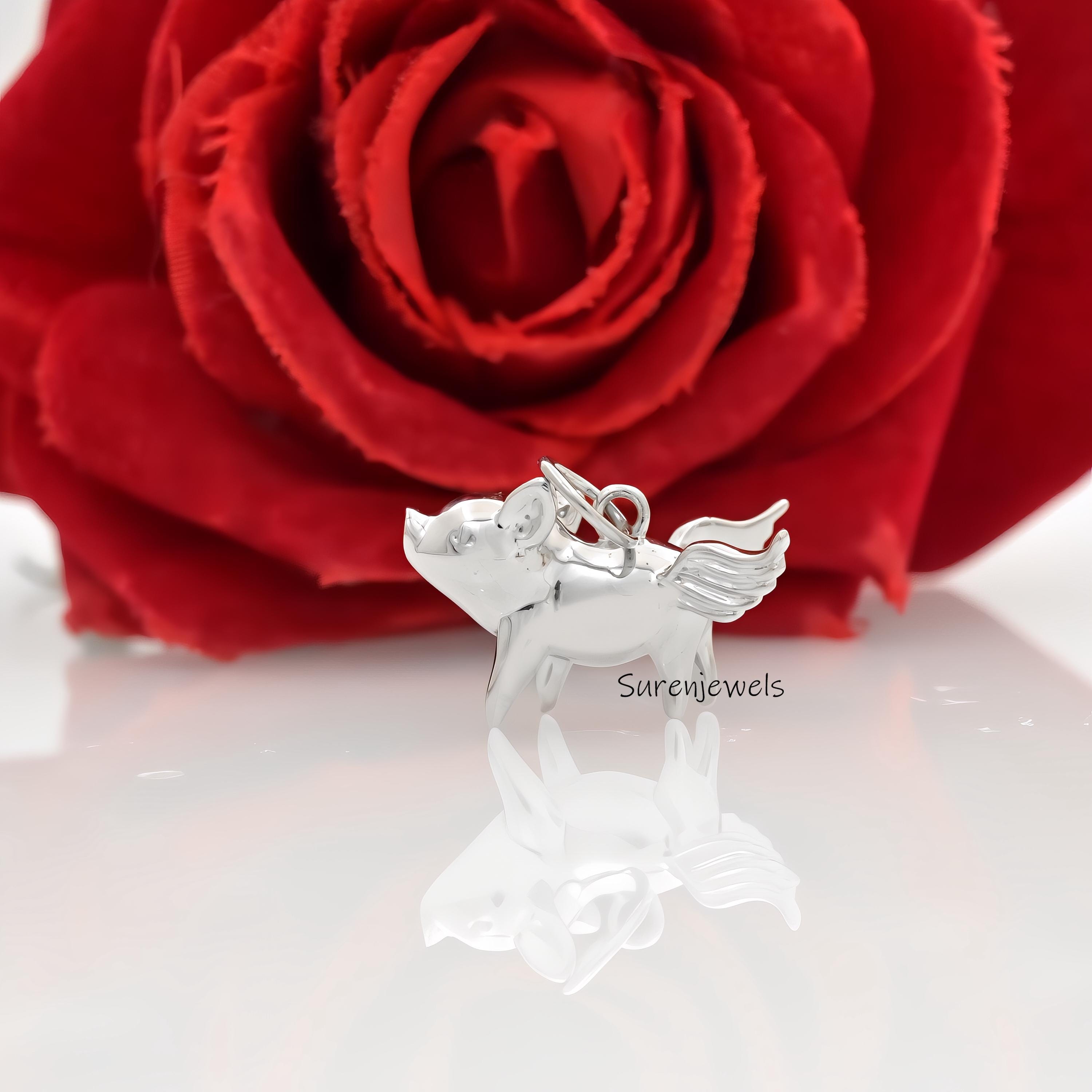 14k Gold Flying Pig Pendant: Solid Gold Animal Jewelry - View 7 - Suren Jewels | SKU: SJP4613-SLWG-20M