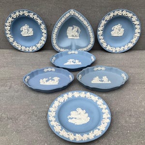 Wedgwood Jasperware azul - 7 pratos pequenos