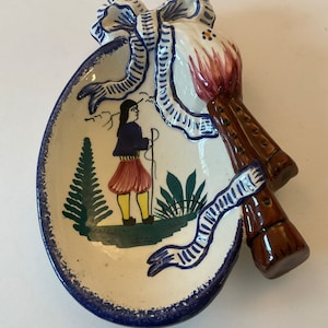 Eine französische HB Quimper Schale in Dudelsackform, 1970er Jahre