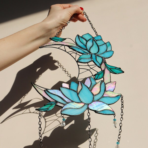 Attrape-rêves lotus turquoise avec lune Vitrail attrape-soleil fleur de lotus Art mural décoration murale fenêtre suspendue Décoration florale Cadeau fête des Mères