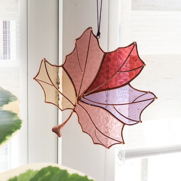 Suncatcher maple leaf Stained glass maple leaf Canadian maple decor Wall art decor Window hangings decor Gifts for plant lovers