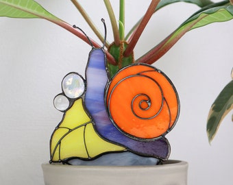 Plant stake snail and leaves Decor in a flowerpot snail Stained glass snail decor Mothers day gift idea Garden decor Gift ideas