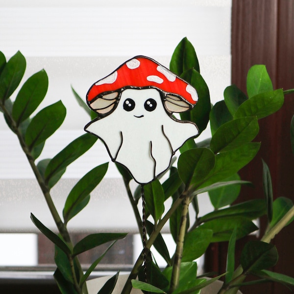 Plant stake Ghost mushroom Halloween Stained glass Suncatcher Garden stake Cute decor Fun gifts for gardeners