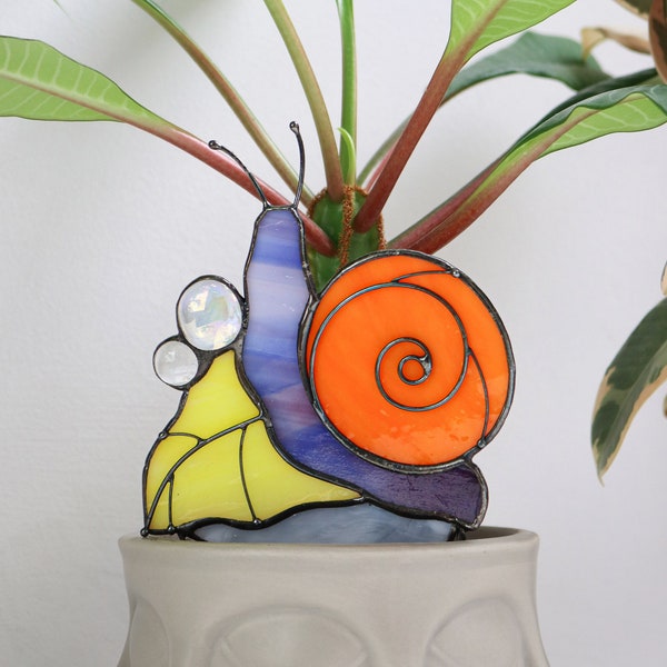 Plant stake snail and leaves Decor in a flowerpot snail Stained glass snail decor Mothers day gift idea Garden decor Gift ideas