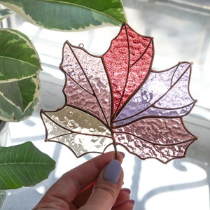 Suncatcher maple leaf Stained glass maple leaf Canadian maple decor Wall art decor Window hangings decor Gifts for plant lovers image 4