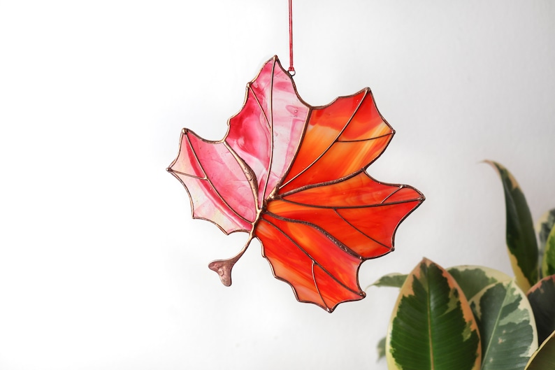 Suncatcher maple leaf Stained glass maple leaf Canadian maple decor Wall art decor Window hangings decor Gifts for plant lovers Red