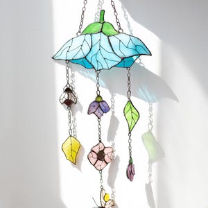 Flowers stained glass - Bell flowers - Bee - Butterfly - Leaf - Glass suncatcher - flower - Sun catchers - Outdoor decor - Flower wall art