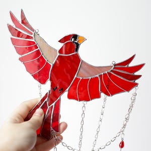 Suncatcher Сardinal Vogel Glasmalerei Fensterbehang Weihnachtsdekor Geschenke für Freunde Kardinal Ornament Geschenke für Frau Glaswandkunst