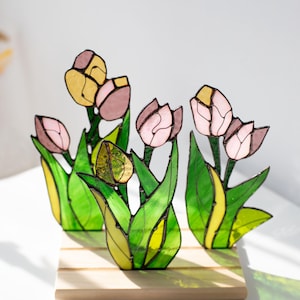 Stained glass Tulips pink Tulip Flowers stained glass Spring decor Glass flowers Glass art Gifts for friends Shelf decor Mothers day gift