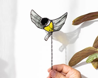 Plant stake Chickadee Cardinal Hummingbird Kingfisher Stained glass Bird decor Garden stakes Bird art Gift for gardener Plant stake