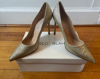 Gorgeous Manolo Blahnik Metallic Gold Stilettos