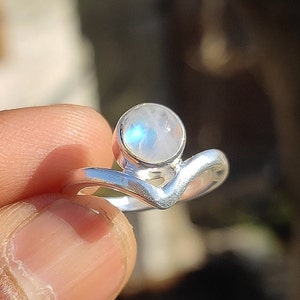 Natural Rainbow  Moonstone Ring, 925 Sterling Silver, Handmade Ring, Blue Fire Moonstone Ring, Gift For Silver Ring, Birthstone Silver Ring,
