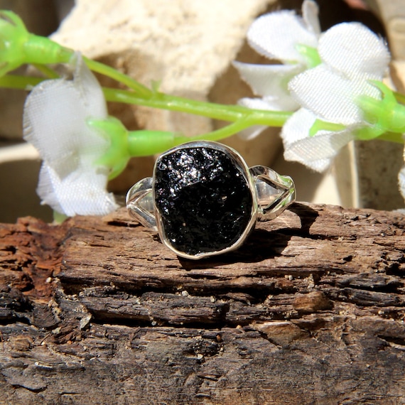 Anillo De Turmalina Negra Natural - Ajustable, Chapado En Oro, Para Hombre Y Mujer