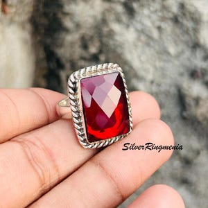 Eleganter 925 Sterling Silber Ring mit rechteckigem Granat Edelstein - Vintage Design, handgefertigter Luxusschmuck für Damen - Geschenk der Liebe & Leidenschaft