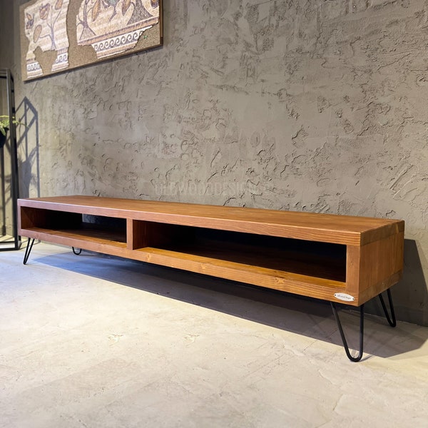 Elegante supporto TV in legno con gambe a forcina/console multimediale moderna di metà secolo