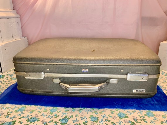 Vintage American Tourister Hard Suitcase. As is . - image 5
