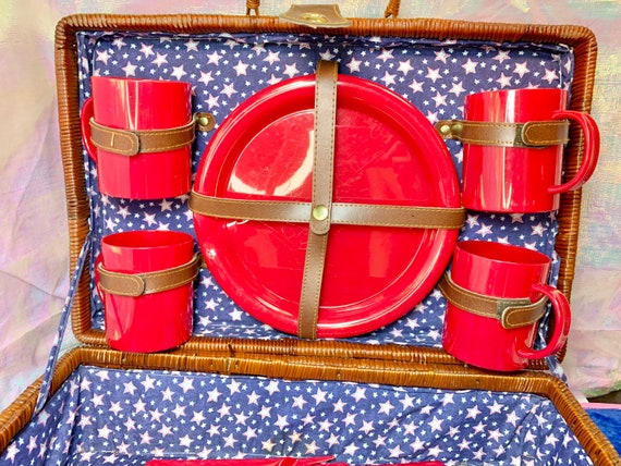 Vintage Picnic Basket With Dishware. - Gem