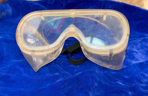 Vintage Clear Plastic Eye Goggles. - image 5