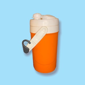 Vintage 90s Plastic Igloo Travel Jug.