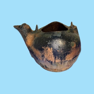 Vintage Antique Cast Iron Kettle pot Cauldron.