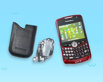 Vintage Y2K Red BlackBerry Mobile Cell Phone.Works!