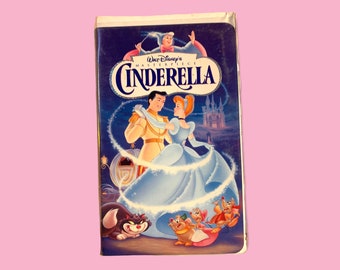 Film VHS d'epoca di Cenerentola della Disney.