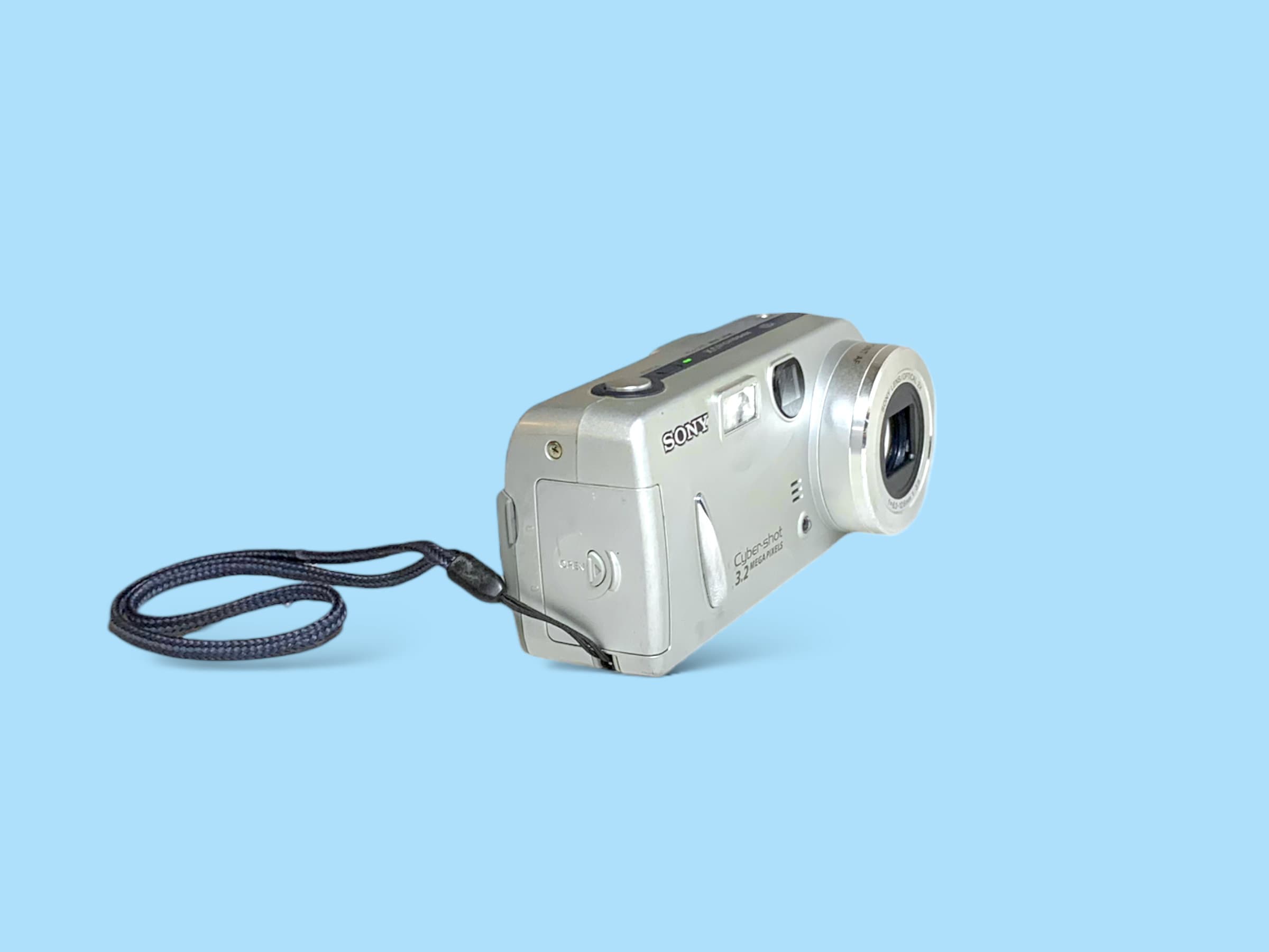 動作品 平成レトロ SONY Cyber−Shot DSC- P5 Y2K Amazon.com : Sony DSC-P5 Cyber-shot 3MP Digital Camera with