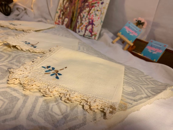 Vintage Lace Embroidery handkerchiefs - image 6