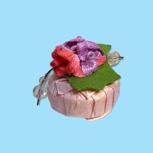 Vintage 90’s French Milled Floral Banquet Jasmine Soap.
