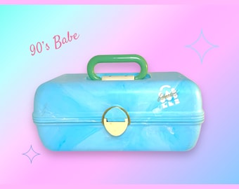 Vintage 90s Blue Caboodles Makeup Case.