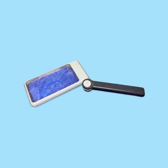Vintage Magnifying glass.