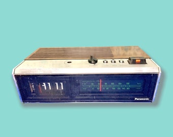 Vintage Panasonic Radio Alarm Flip Clock.works.as is.