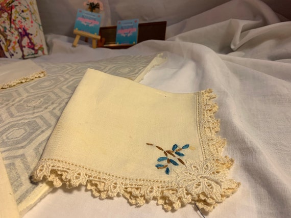 Vintage Lace Embroidery handkerchiefs - image 5