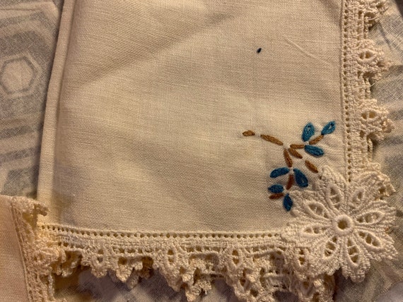 Vintage Lace Embroidery handkerchiefs - image 10