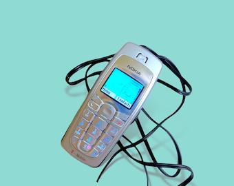 Vintage Nokia mobiele telefoon uit de jaren 90 WERKT.