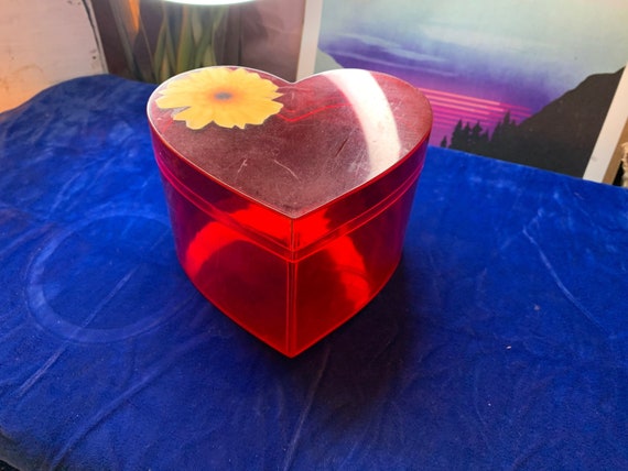 Vintage 90s Clear Heart Jewelry Box. CUTE - image 4
