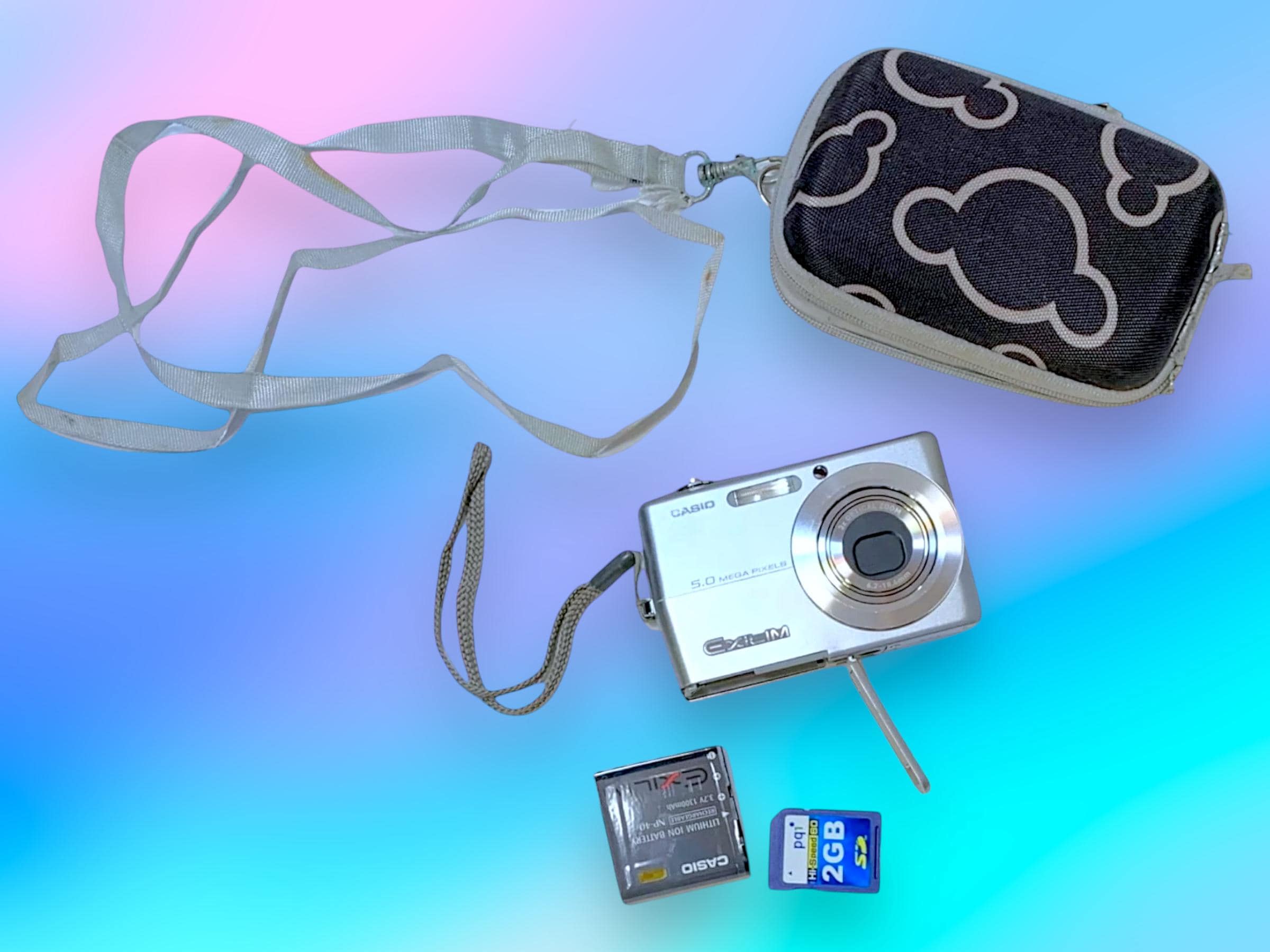 Vintage Y2K Casio Digital Camera. - Etsy