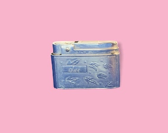 Vintage Silver Cigarette Lighter.