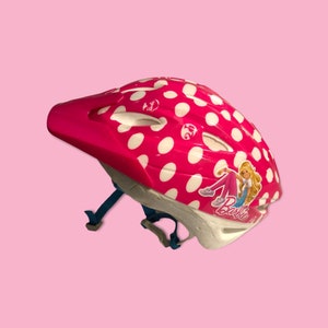 bike helmet in grass 5,334 Bike Helmet On Grass Stock Photos, High-Res Pictures, and Images -  Getty Images