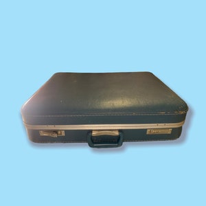Vintage Large Blue suitcase Luggage.