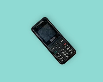 Vintage Y2K Digital Cell Phone. Works!