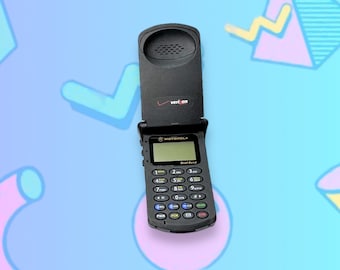 Vintage 90s Y2K Motorola Flip Mobile Cell Phone.Rare.