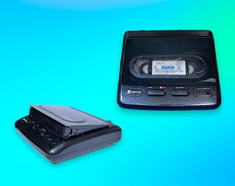 Riavvolgitore per videocassette VHS VCR vintage degli anni '90.