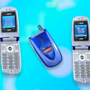 Teléfono móvil plegable Sanyo azul vintage del año 2000. ¡Raro! ¡Funciona!
