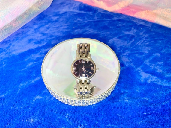 Vintage Silver Analog Wrist Watch. View 6