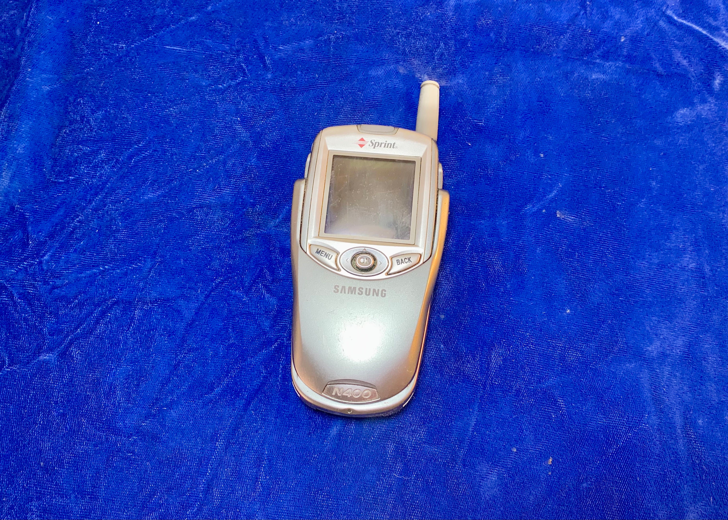 1990-2000's Glammed Flip Phone🎀!  Vintage phones, Flip phones, Retro phone