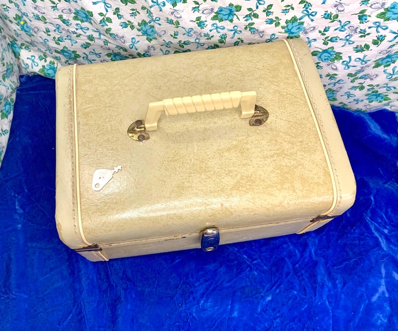 Vintage Train Case With Lock and Key. Etsy