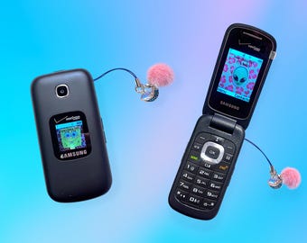 Vintage Y2K LG Mobile Flip Cell Phone.Works.As is.