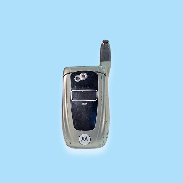 Vintage 90s Motorola Flip Cellphone.As is.