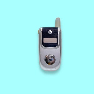 Vintage Motorola Flip Phone. As is.